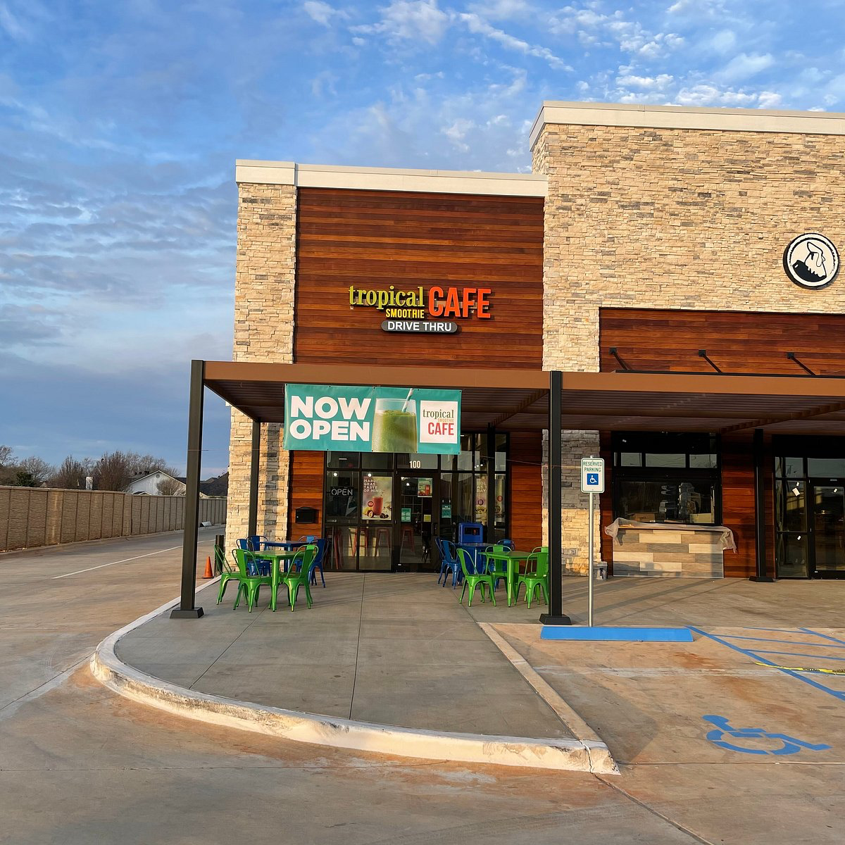 Tropical Smoothie new outlets