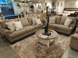 Ashley Furniture (Dash Square) design & decor