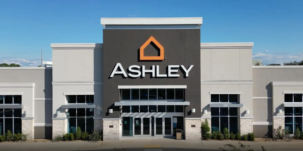 Ashley Furniture (Dash Square) design & decor