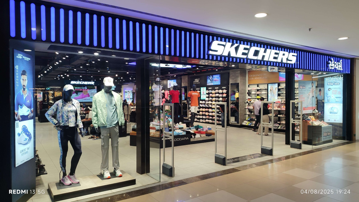 Skechers new outlets