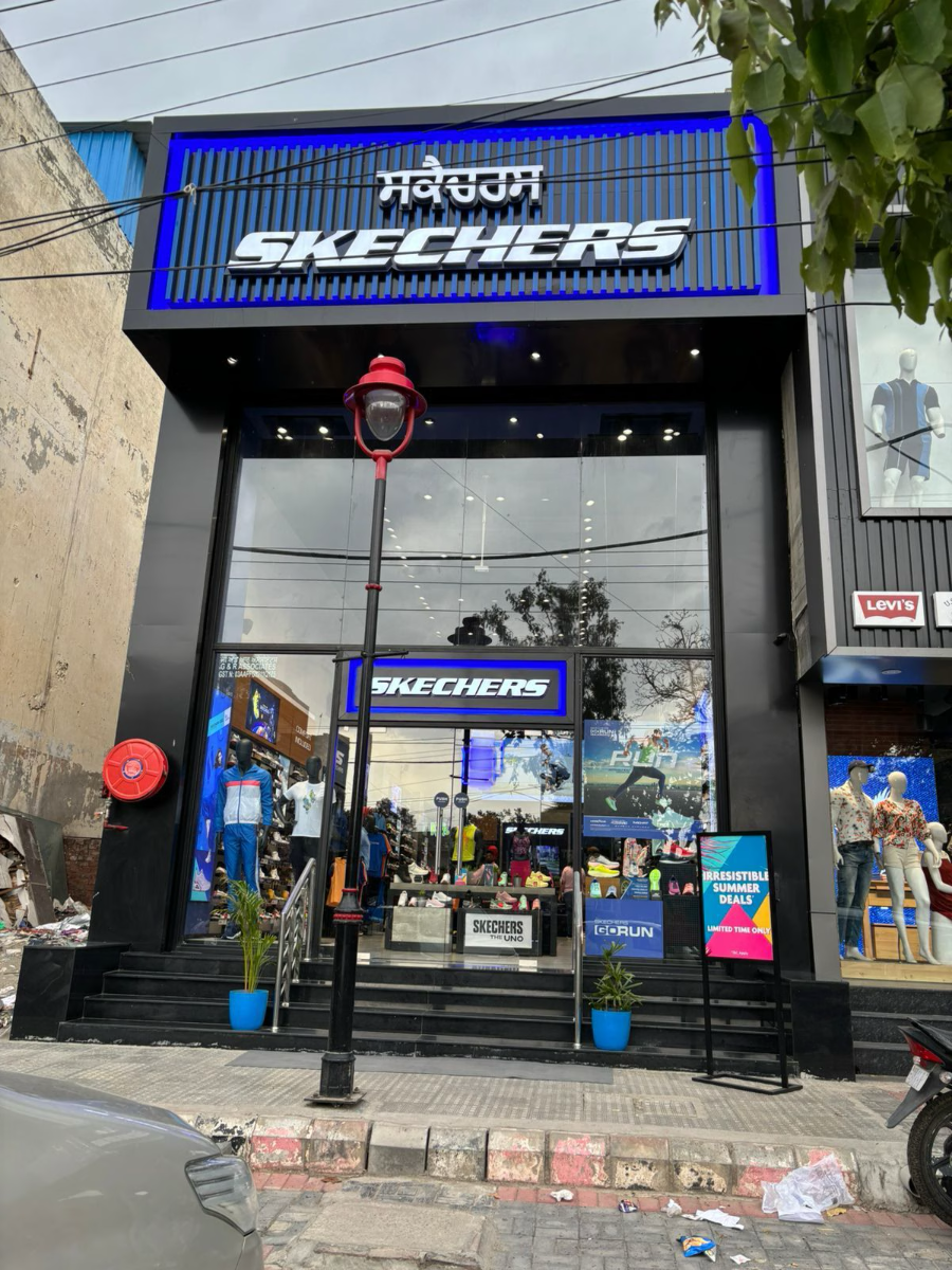 Skechers new outlets