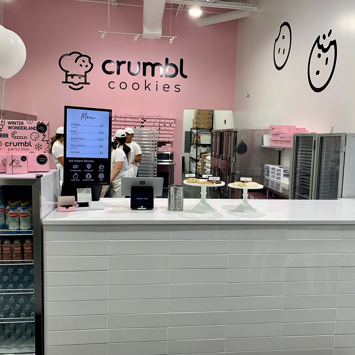 Crumbl design & decor