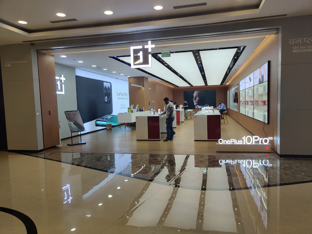 OnePlus new outlets