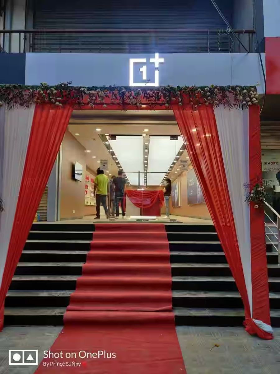 OnePlus new outlets