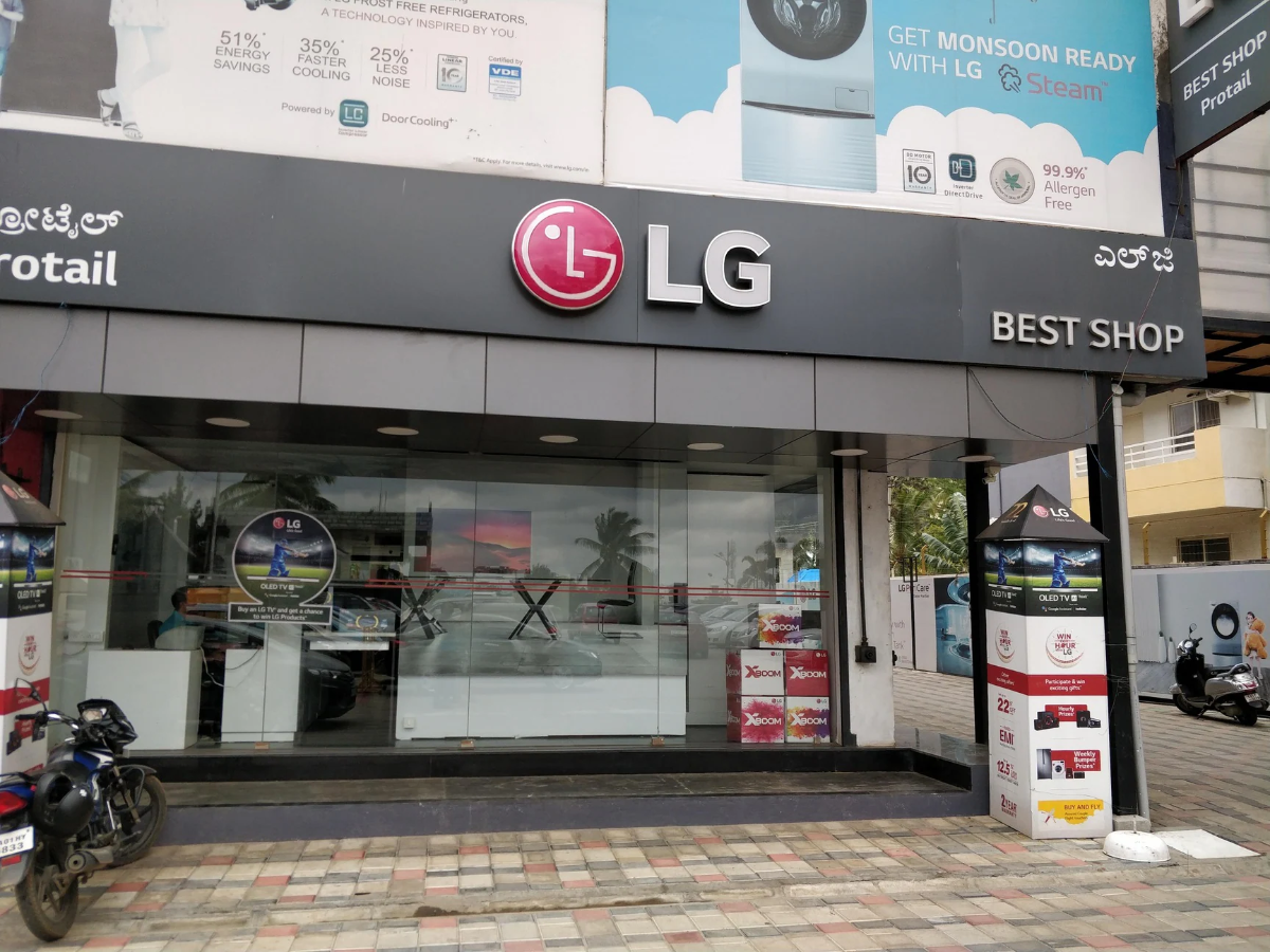 LG Electronics new outlets
