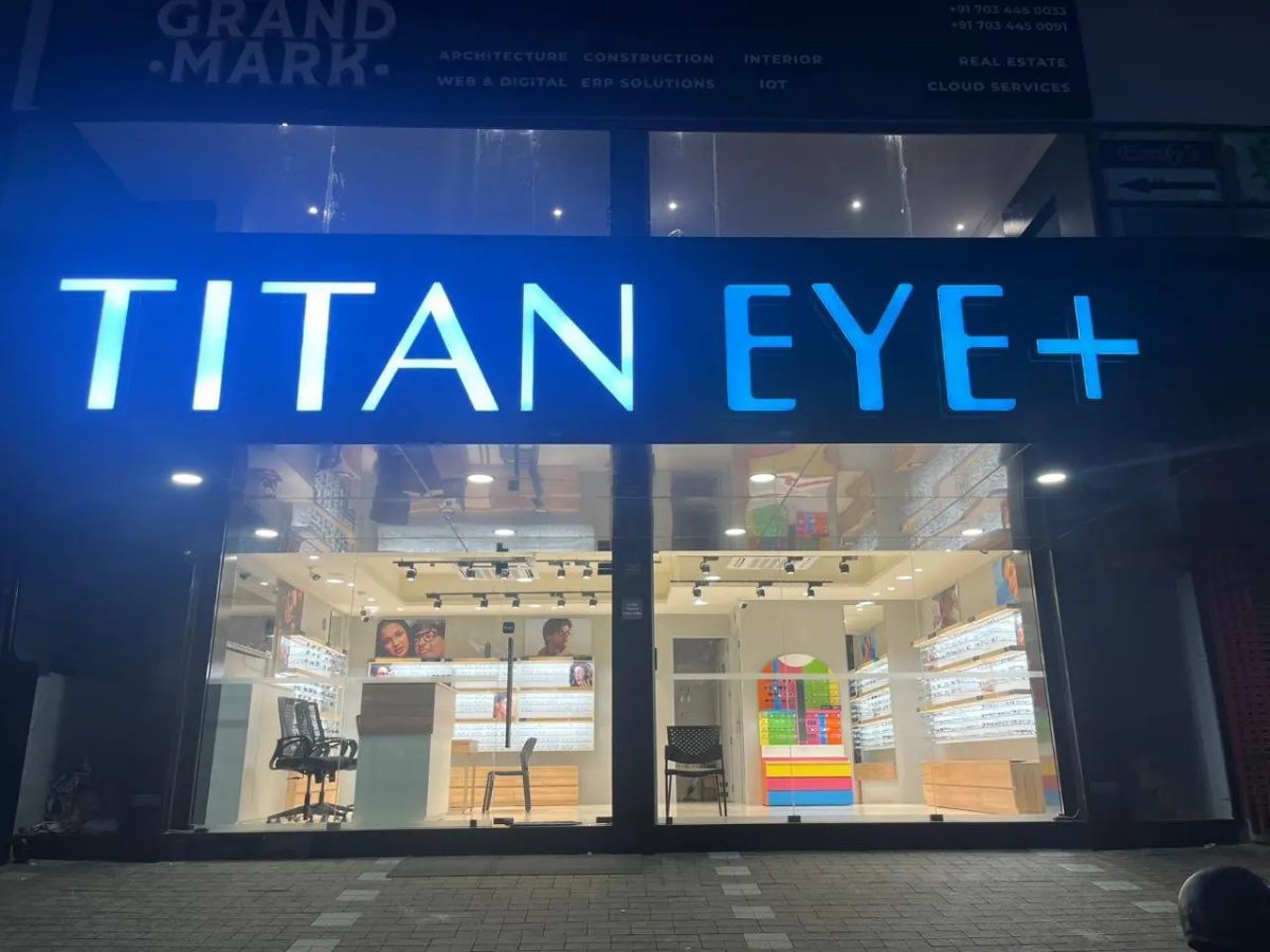 Titan Eye Plus design & decor