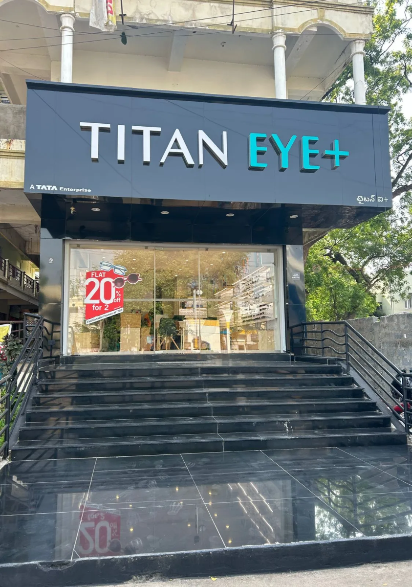 Titan Eye Plus new outlets