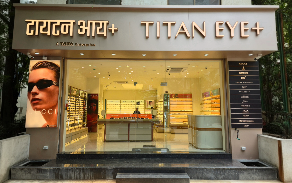 Titan Eye Plus new outlets