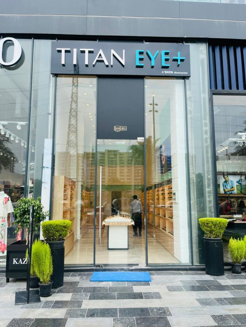 Titan Eye Plus new outlets