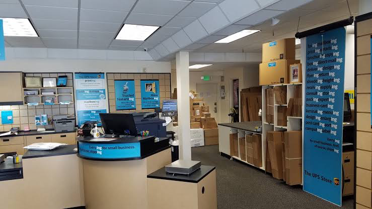 The UPS Store design & decor