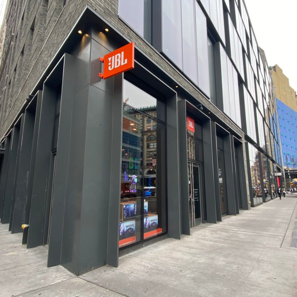 JBL new outlets