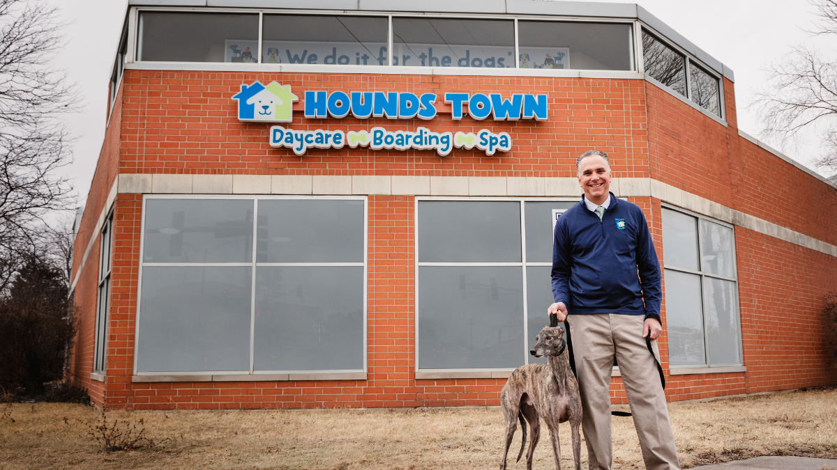 Hounds Town USA new outlets