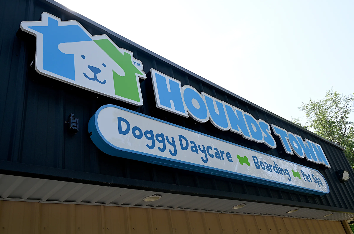 Hounds Town USA new outlets