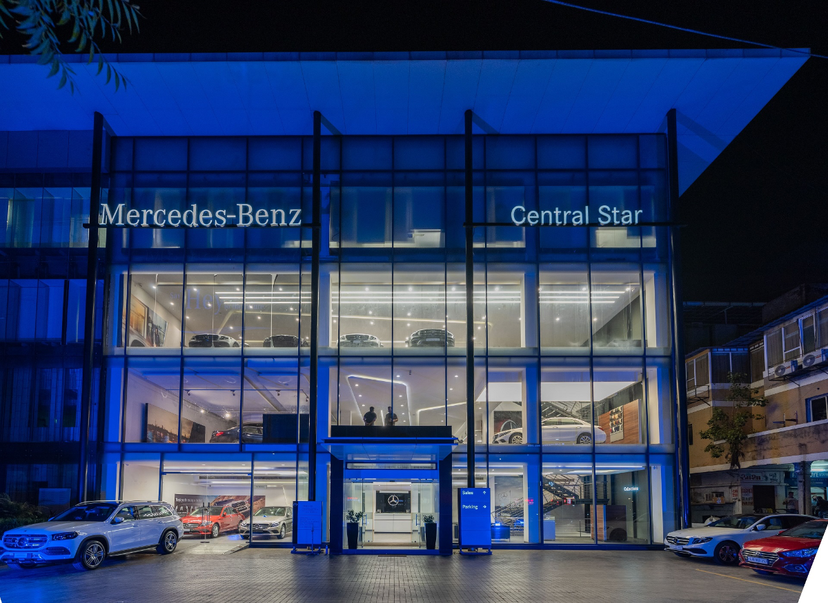 Mercedes-Benz new outlets
