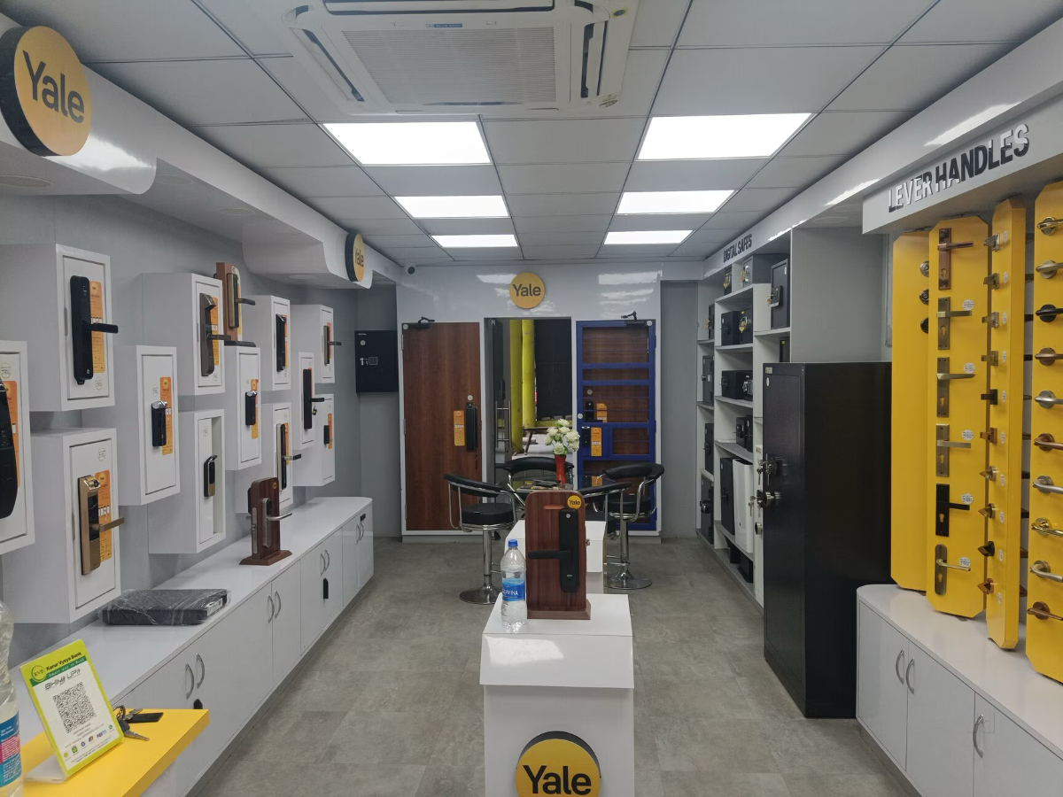 Yale design & decor