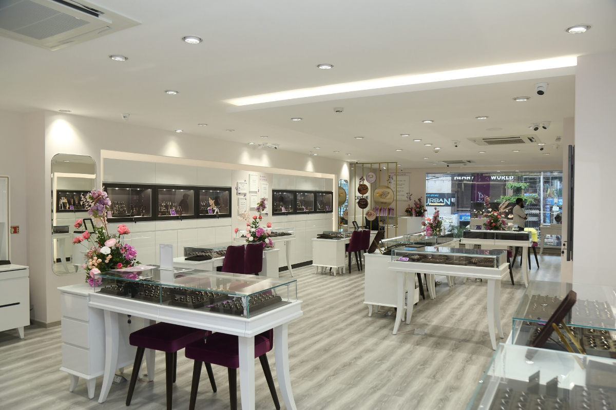 CaratLane design & decor
