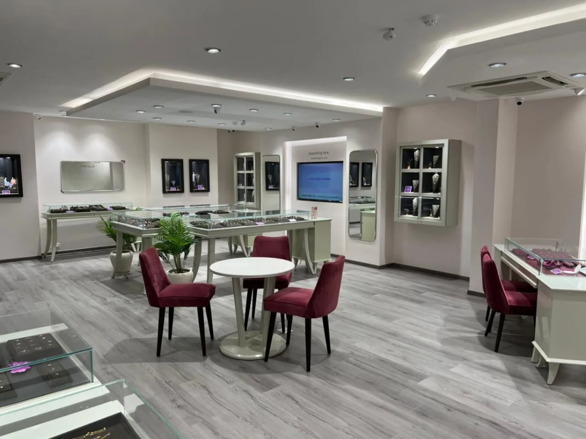 CaratLane design & decor