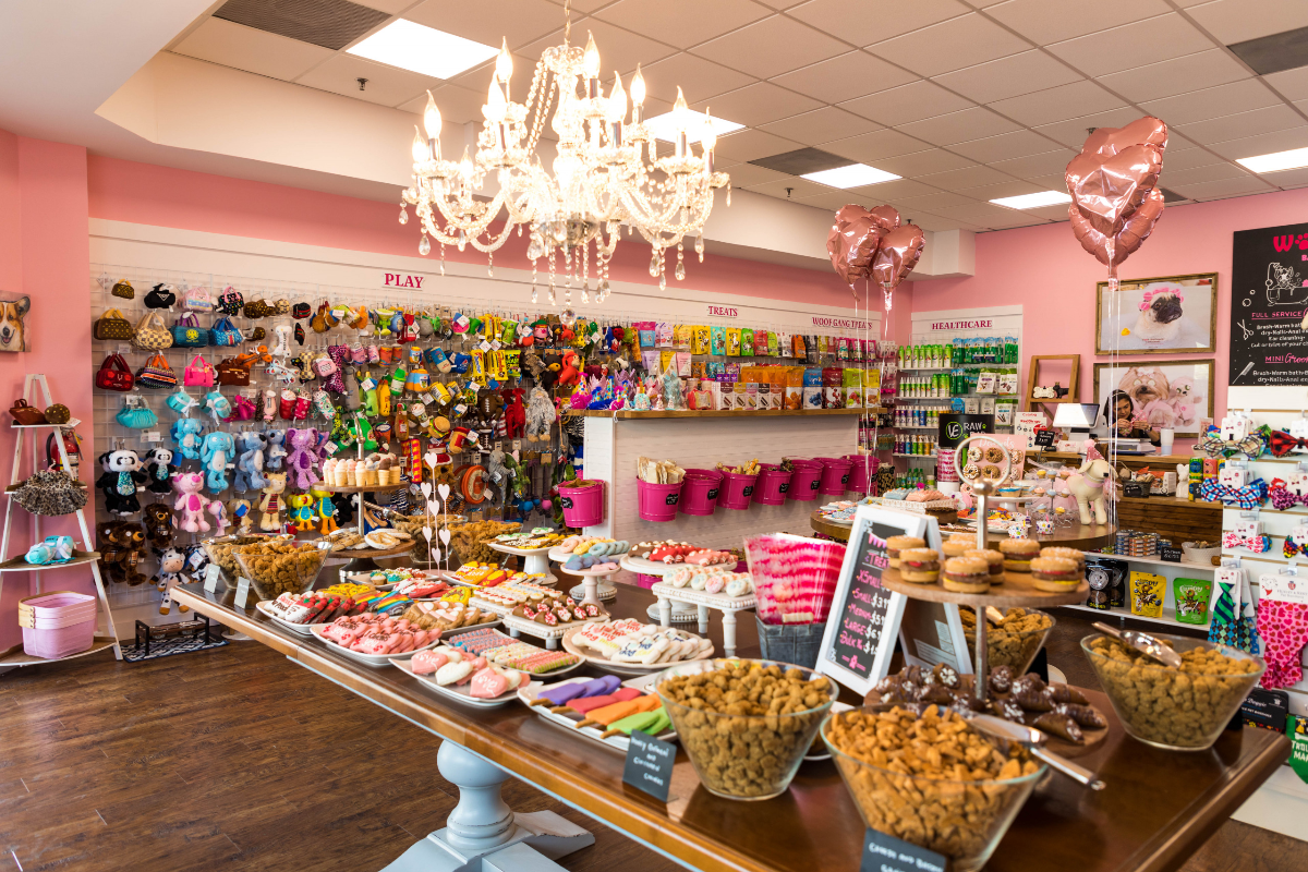 Woof Gang Bakery design & decor