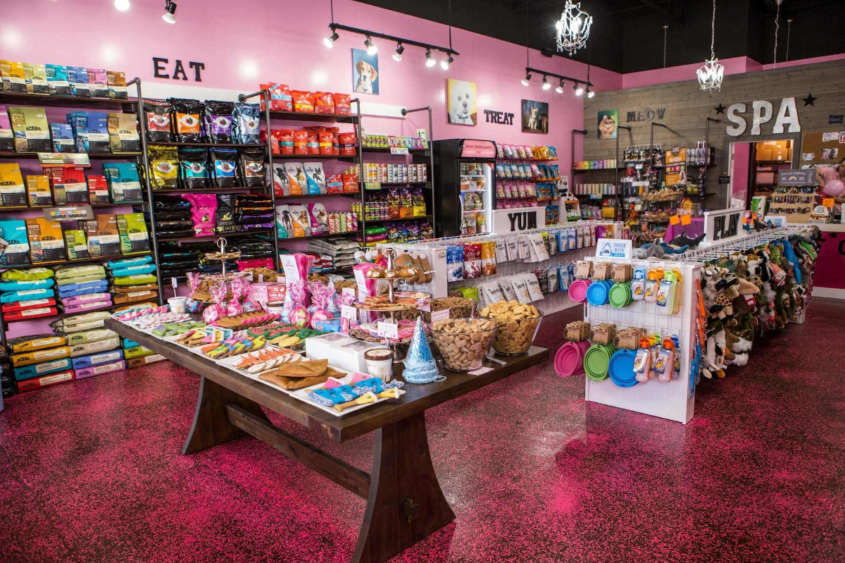 Woof Gang Bakery design & decor