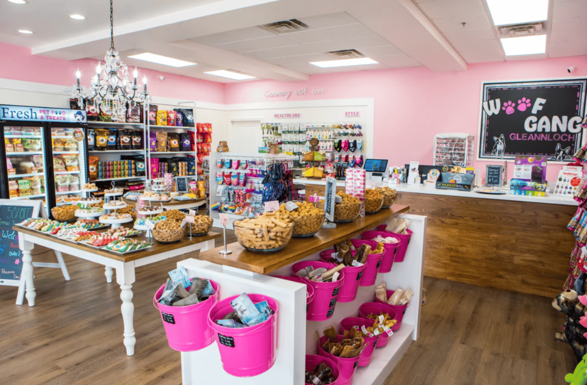 Woof Gang Bakery design & decor