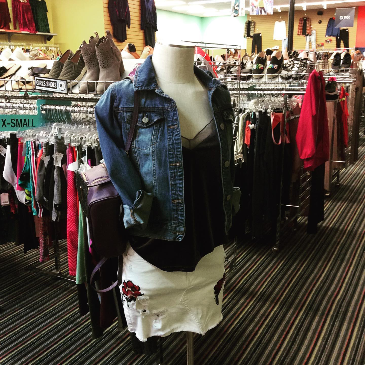 Plato's Closet design & decor