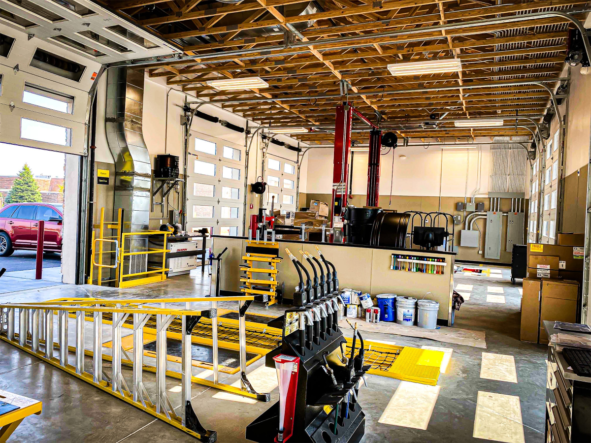 Jiffy Lube design & decor