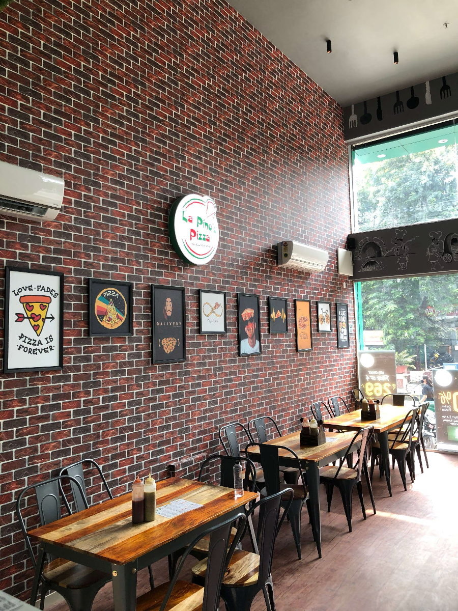 La Pino'z Pizza design & decor