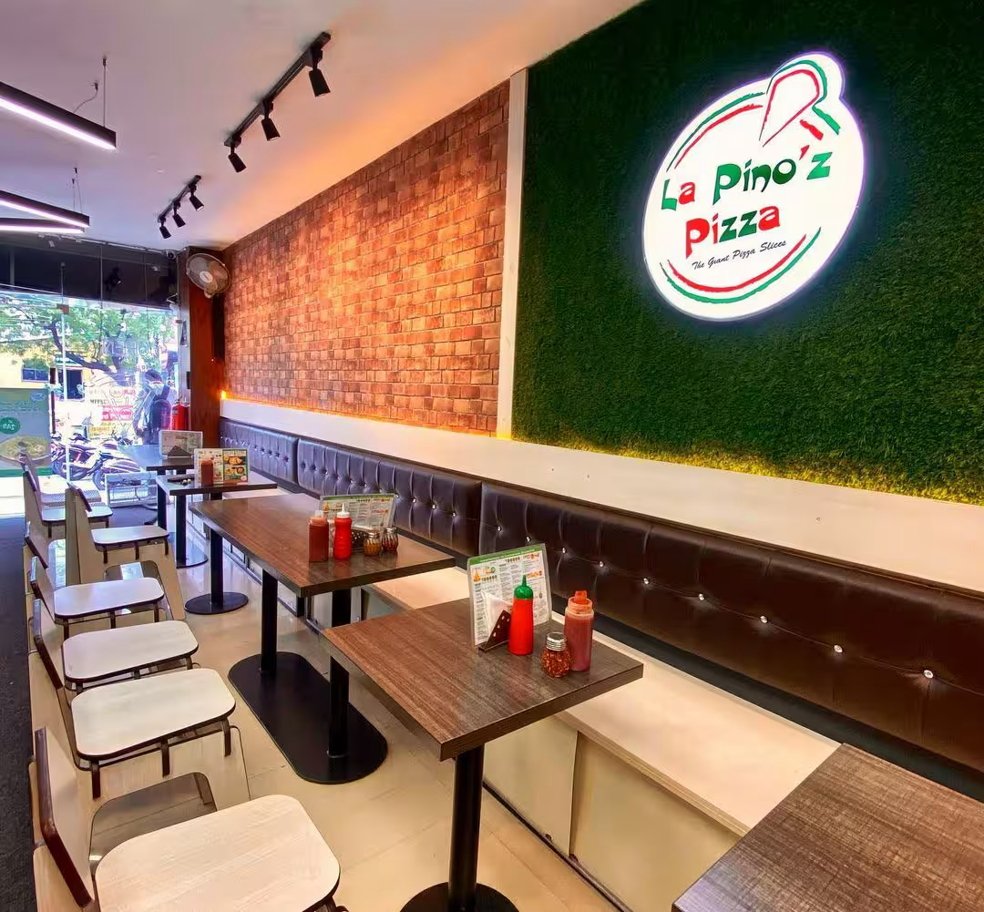 La Pino'z Pizza design & decor
