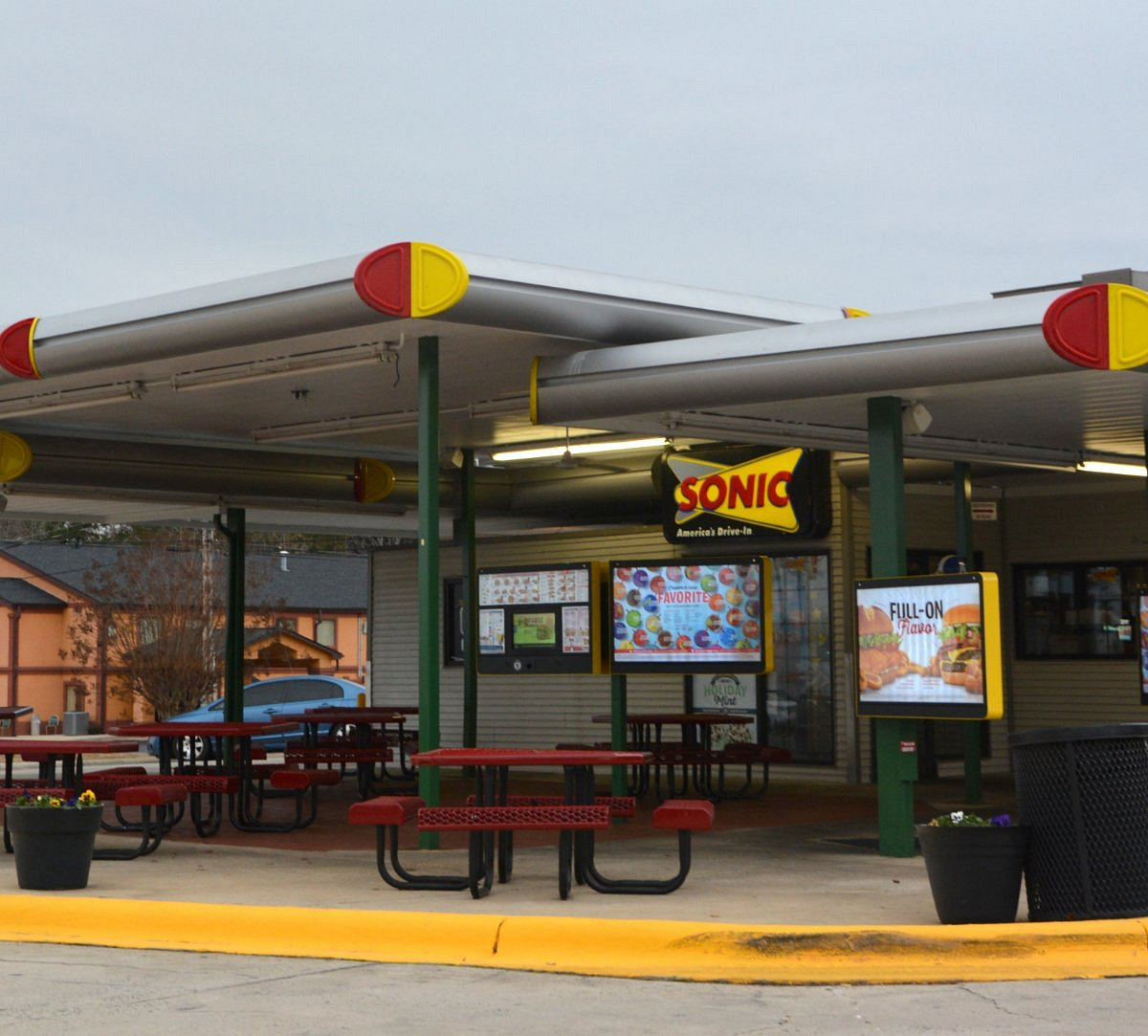 Sonic design & decor