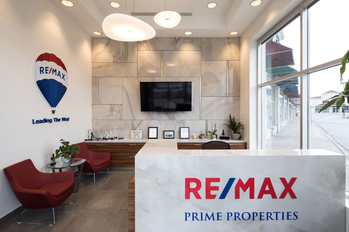 RE/MAX design & decor
