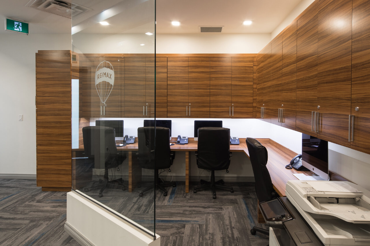 RE/MAX design & decor