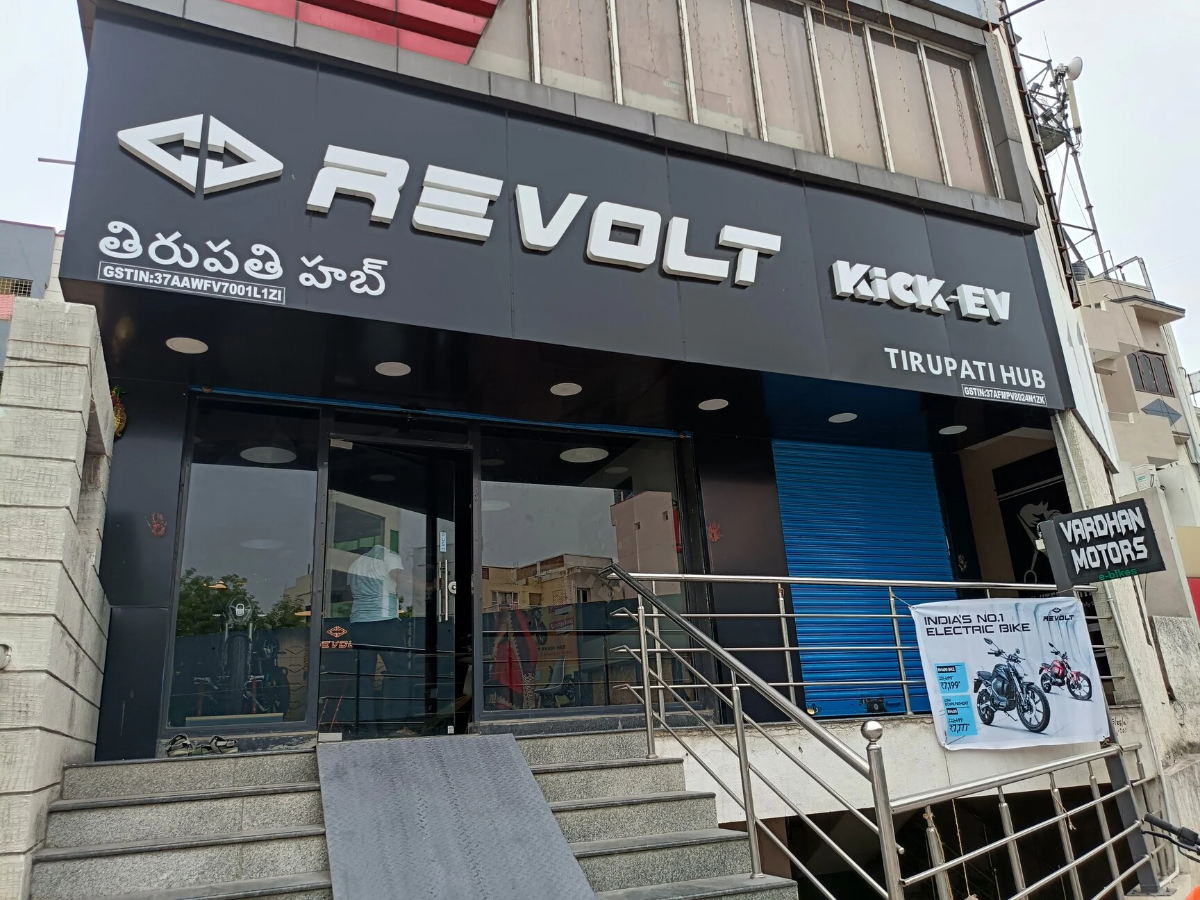 Revolt Motors new outlets