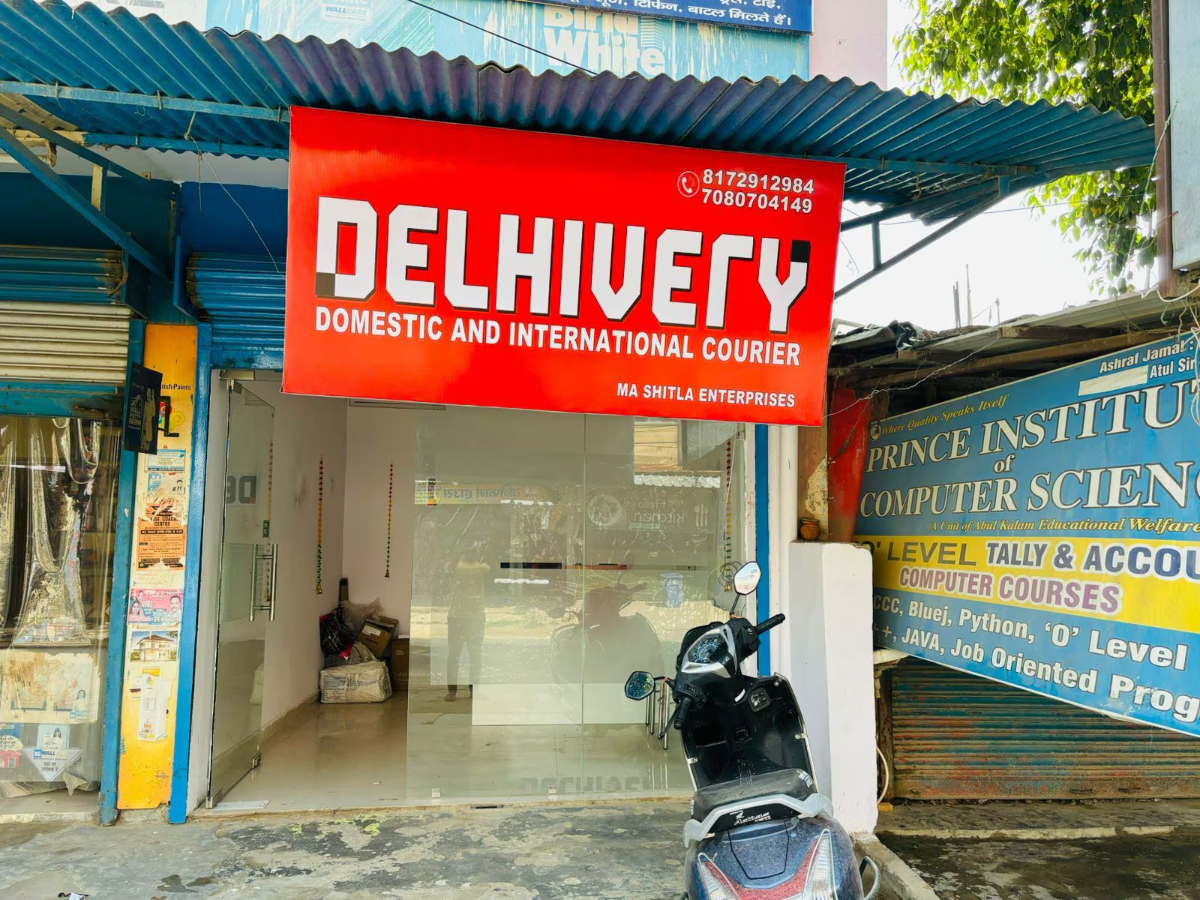 Delhivery new outlets