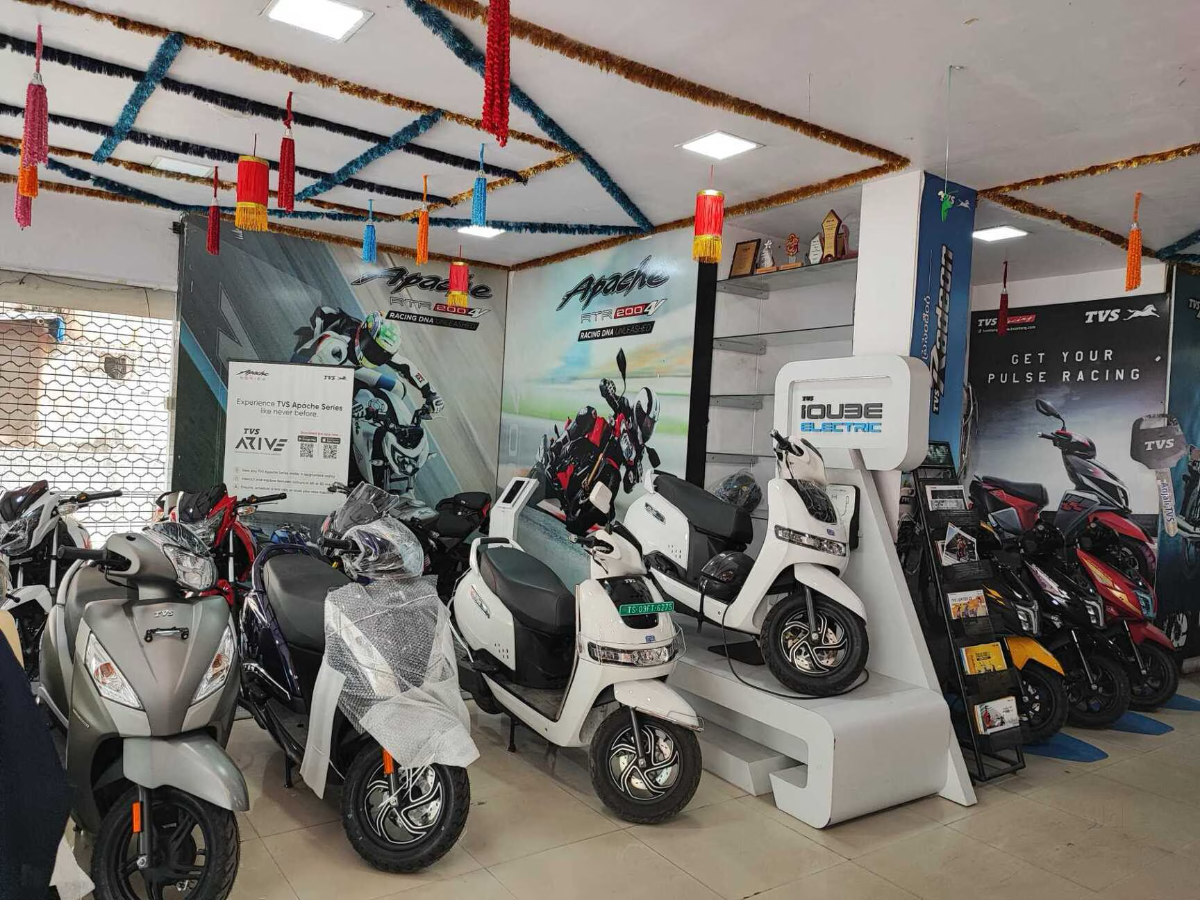TVS iQube design & decor