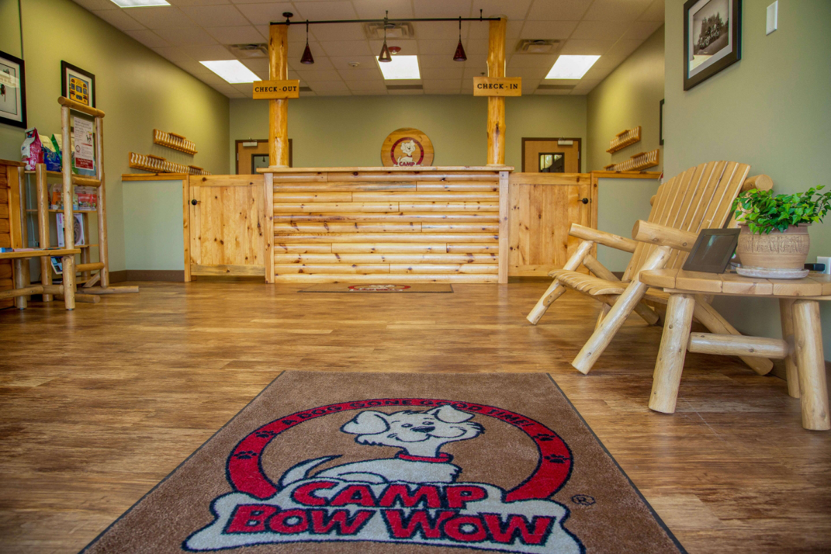 Camp Bow Wow design & decor