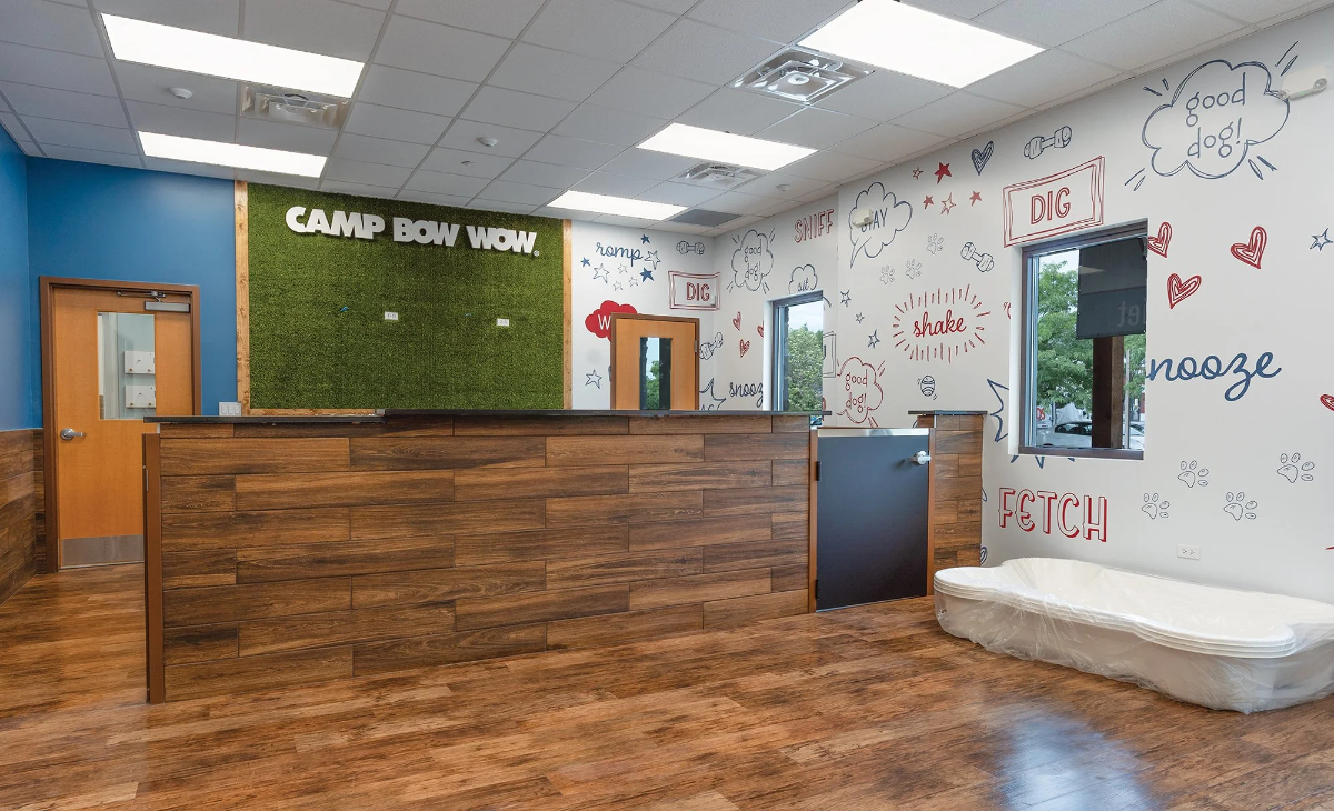 Camp Bow Wow design & decor