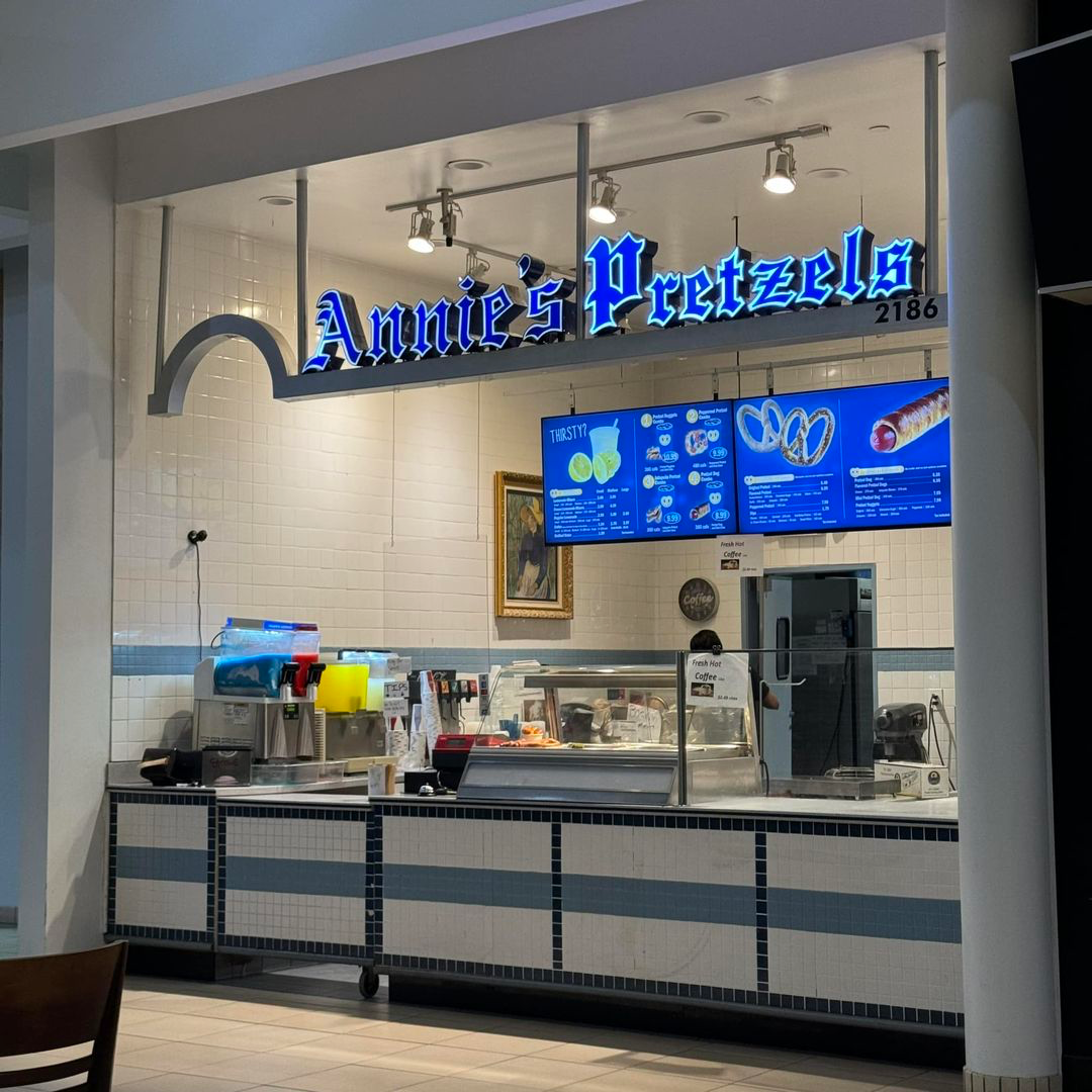 Auntie Anne's design & decor