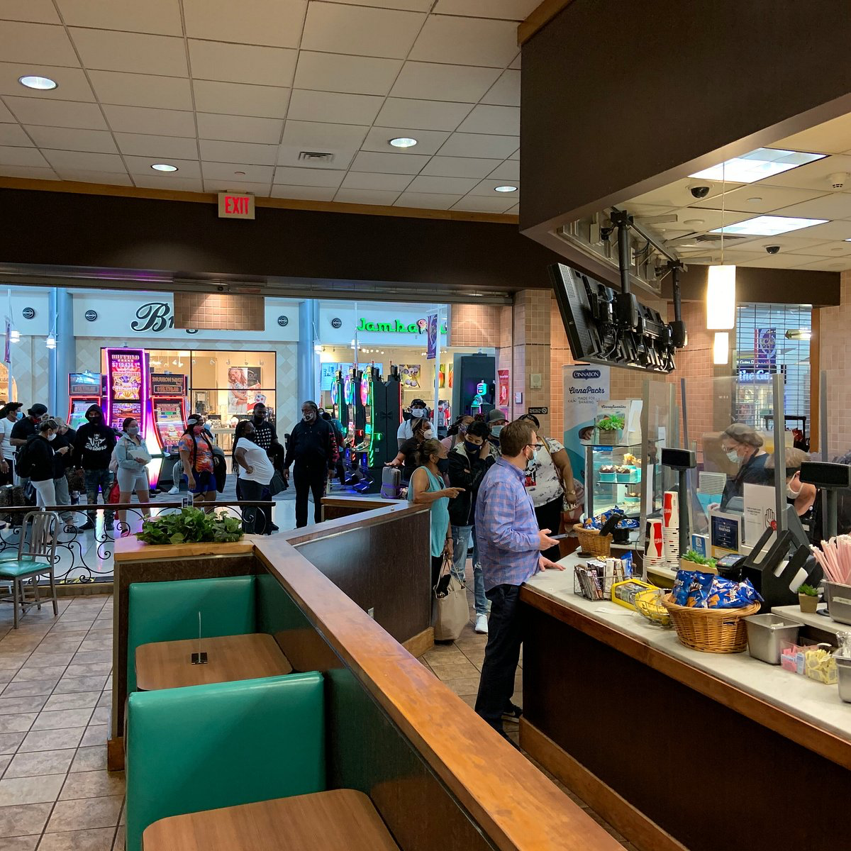 Cinnabon design & decor